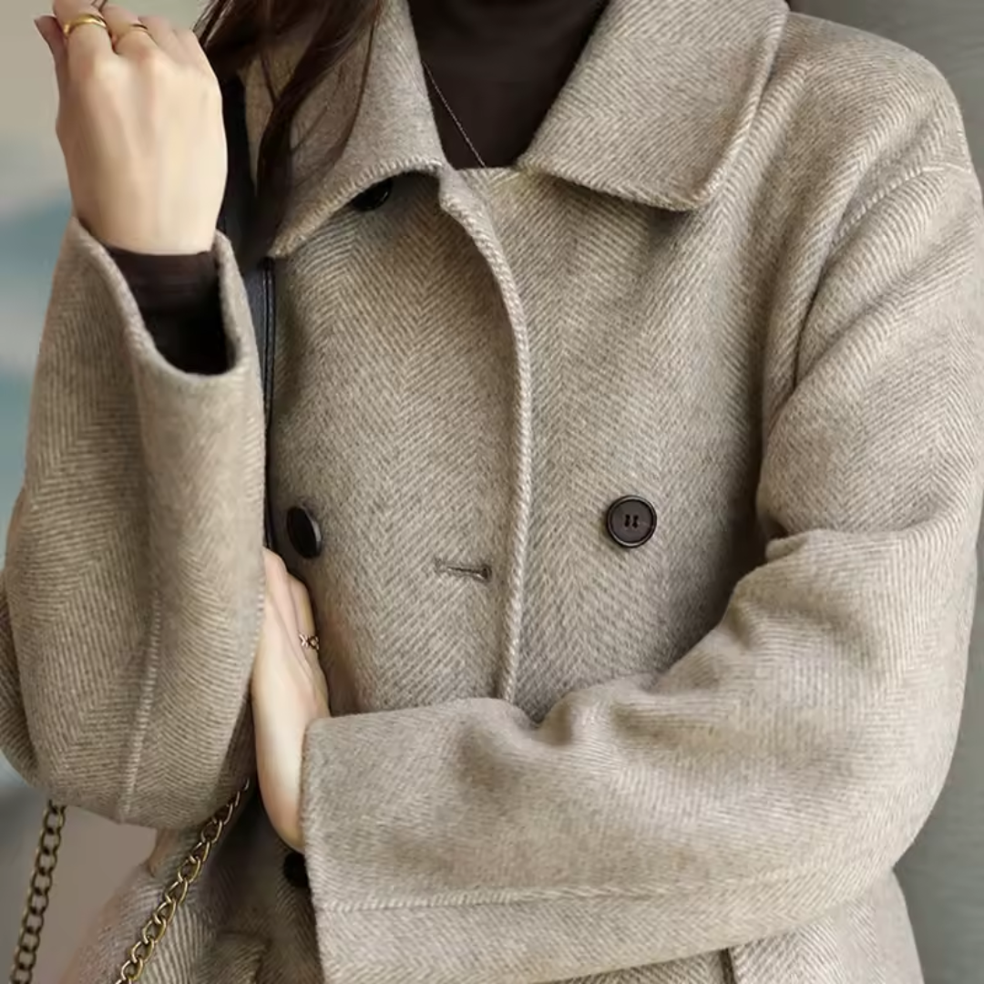 Valerie – Warm and Elegant Coat