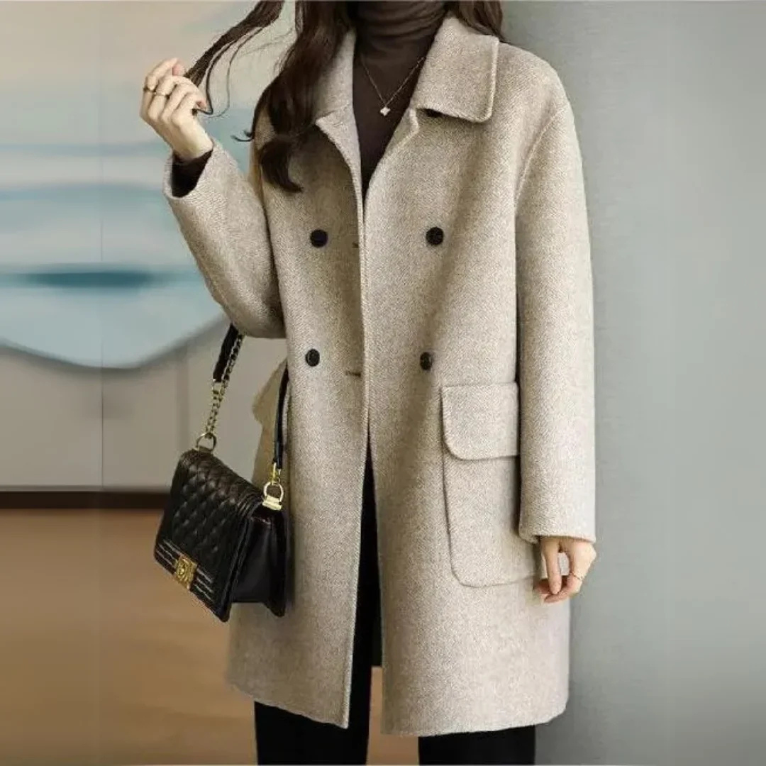 Valerie – Warm and Elegant Coat