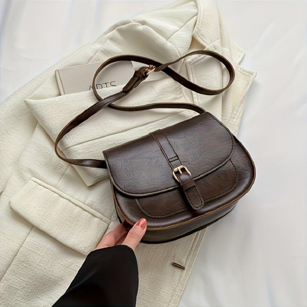 Evelyn | Classic Saddle-Shaped Crossbody Bag