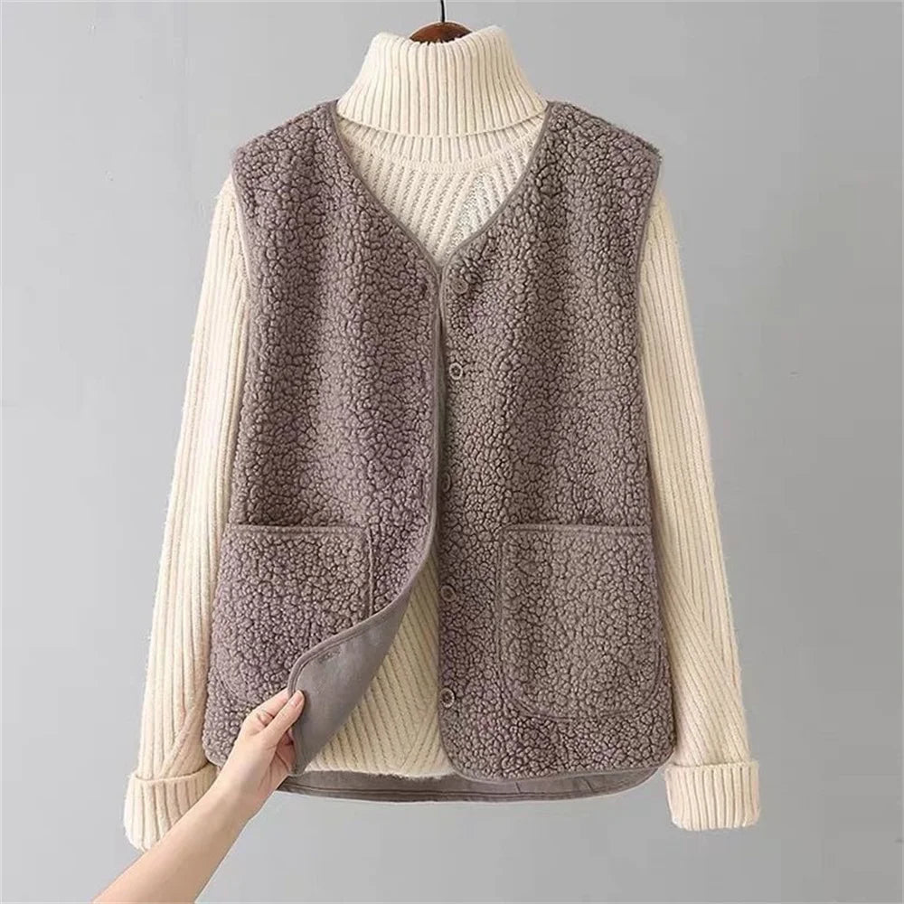 Isabelle - Classic Cardigan