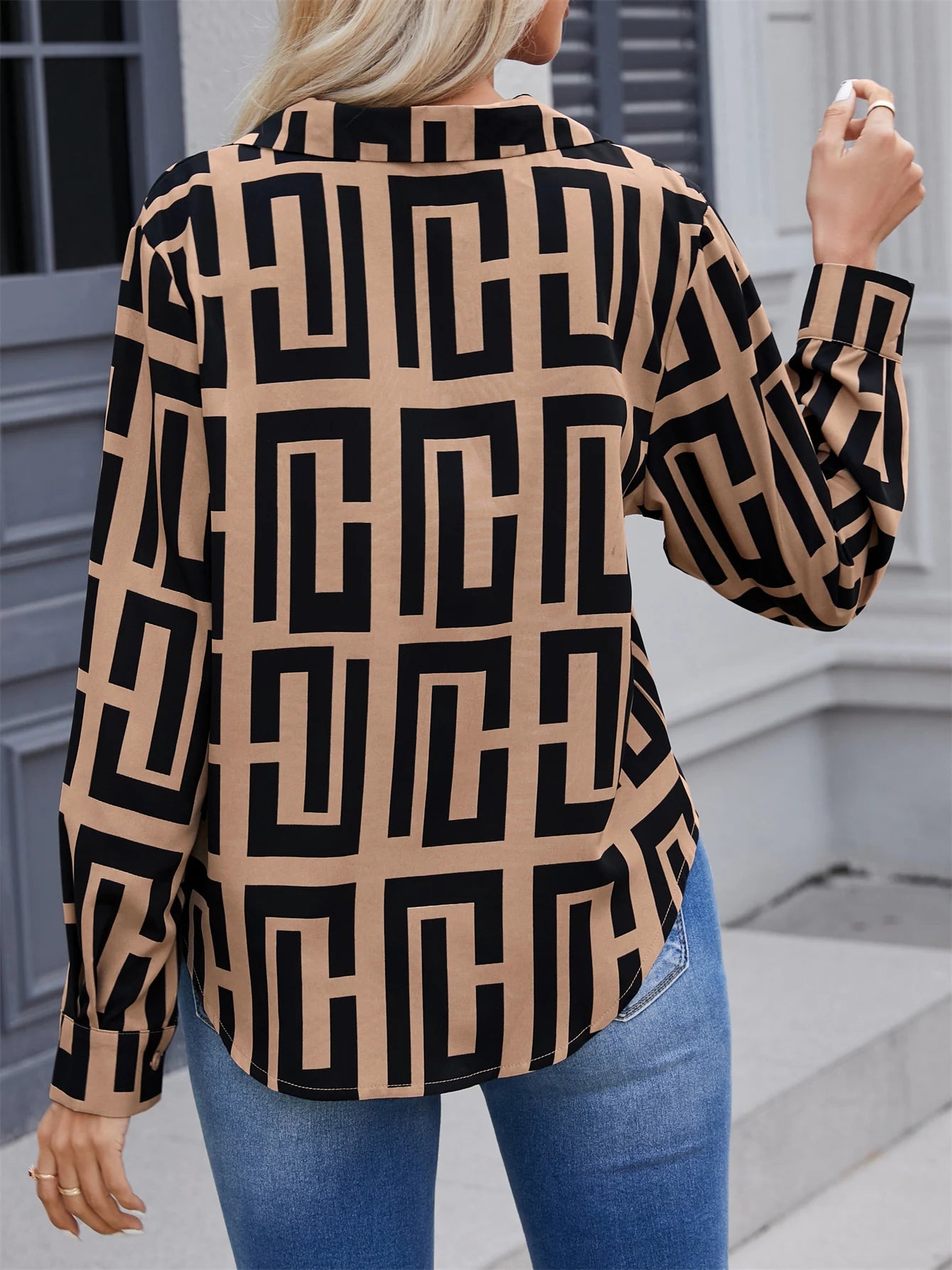 Sara – Elegant Geometric Printed Long Sleeve Blouse