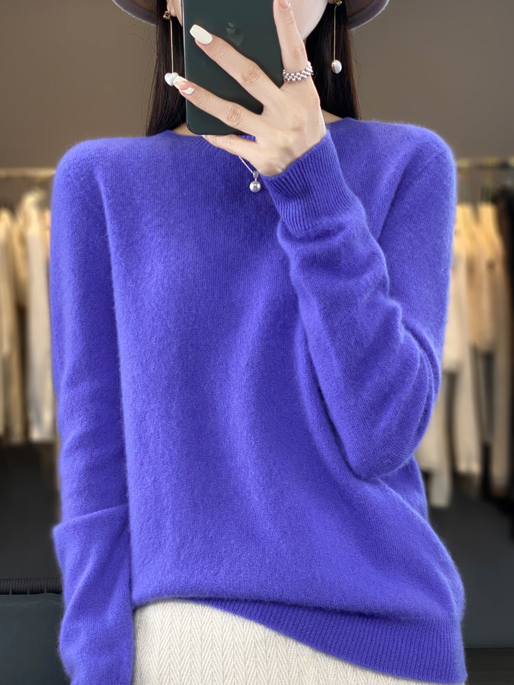 Anette - Warm Sweater for Cold Days